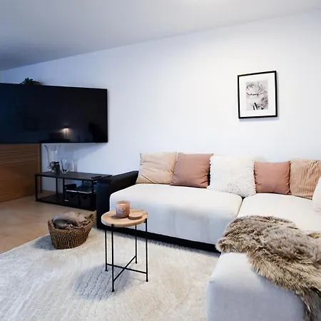 Zentrale Mit Sternenblick Und Infrarot-sauna